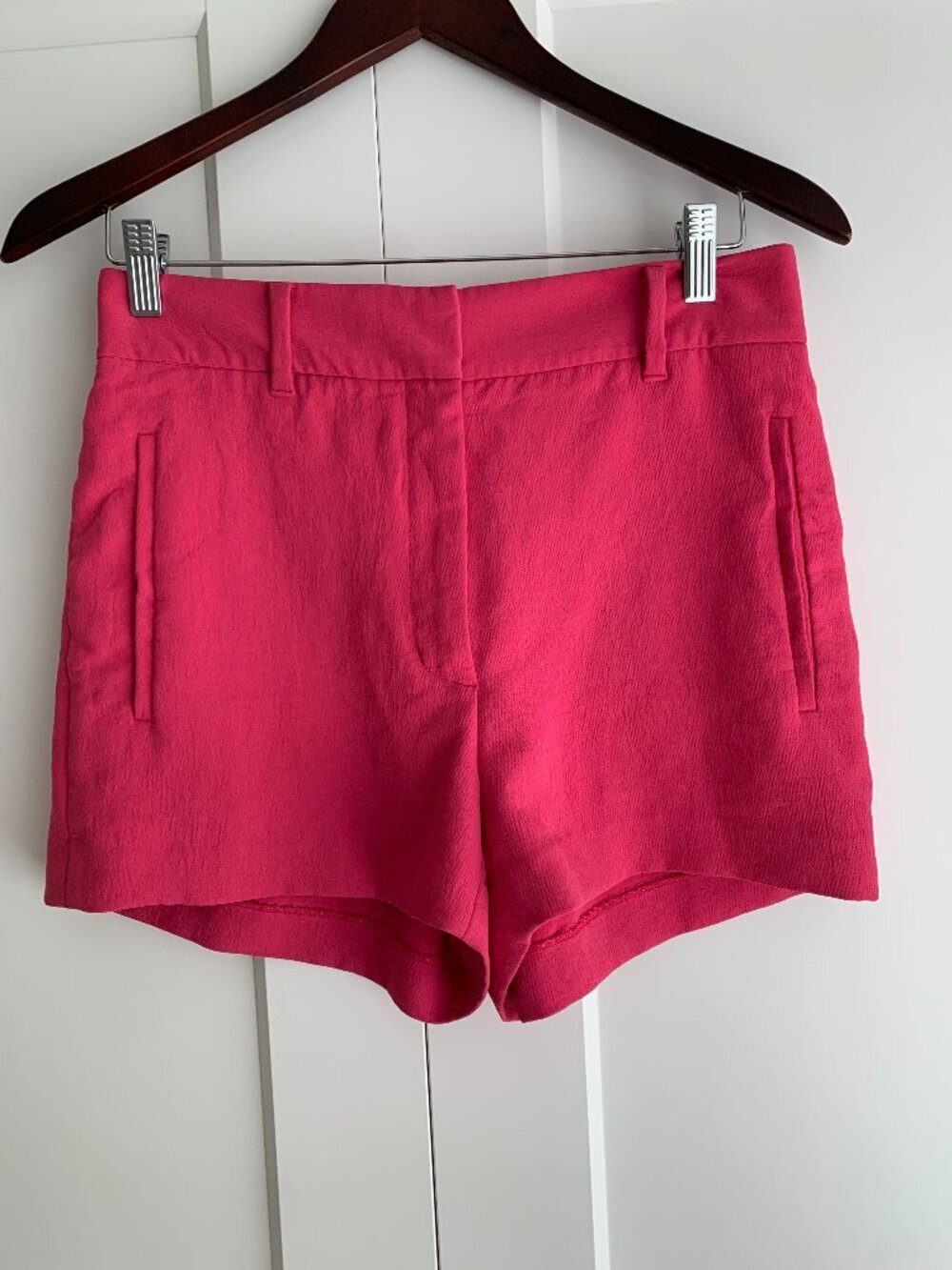 Wilfred short in hot pink size 8 Japanese crepette